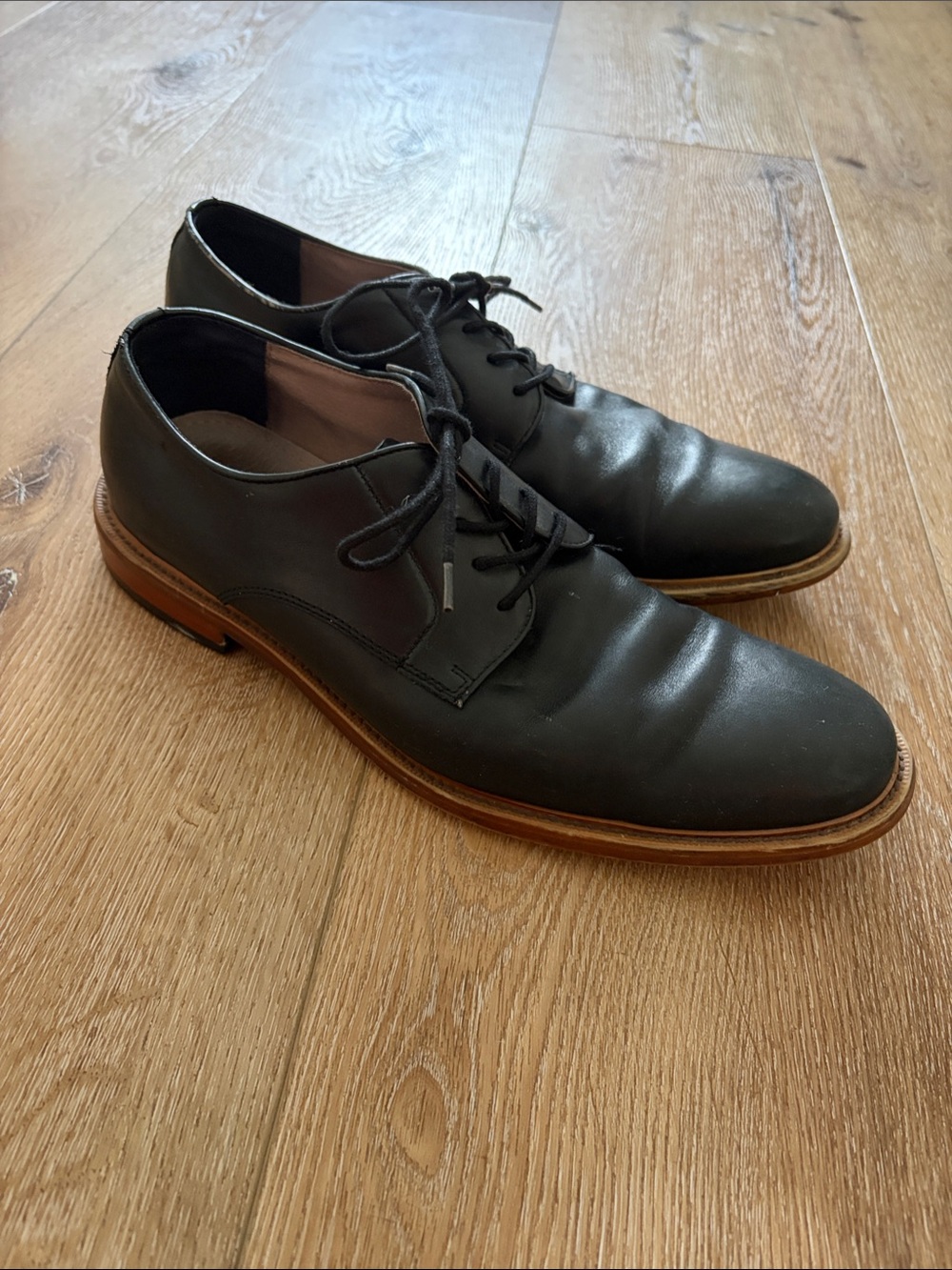 Banana Republic Black Leather Derby Shoes with Tan Sole